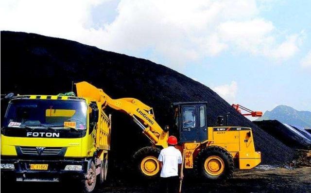 中国停止进口澳大利亚铁矿后,该国煤炭遇冷,数千名铁路工人罢工